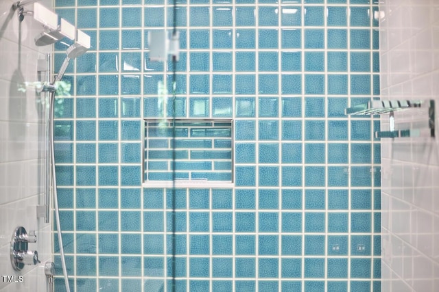 1026 Highland Woods Rd, Chapel Hill, NC 27517 - bathroom with tiled shower