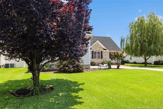 3313 Geyser Peak Rd, Fayetteville, NC 28306 - obstructed view of property with a front yard