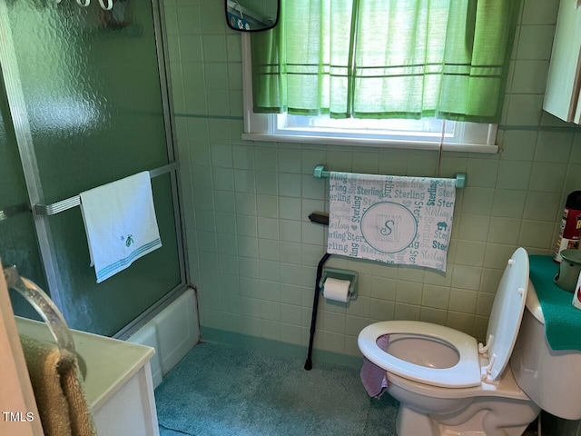 904-906 Mckay Ave, Dunn, NC 28334 - full bath featuring vanity and tile walls