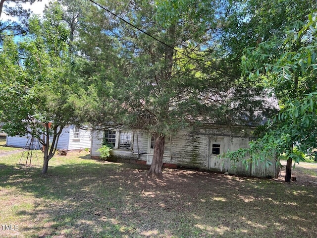 904-906 Mckay Ave, Dunn, NC 28334 - view of front of home featuring a front yard