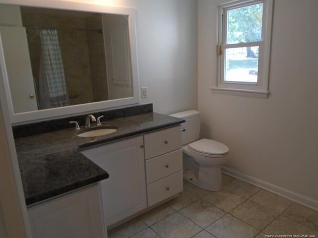 2631 Stonehaven Dr, Fayetteville, NC 28306 - full bathroom featuring vanity and curtained shower