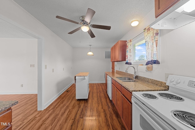 603 E Hill St, Benson, NC 27504 - photo 16