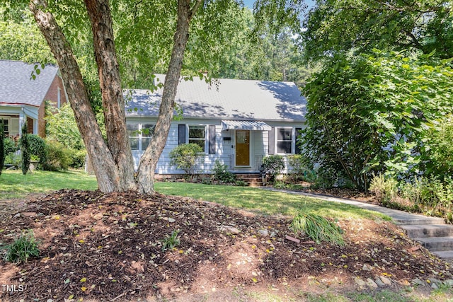 1701 Ruffin St, Durham, NC 27701 - view of front of property with a front yard
