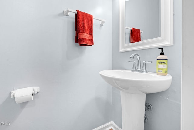 6311 New Market Way, Raleigh, NC 27615 - bathroom featuring baseboards