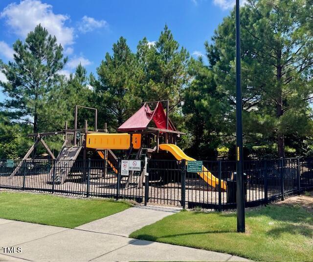 5116 Trembath Ln, Cary, NC 27519 - view of community play area
