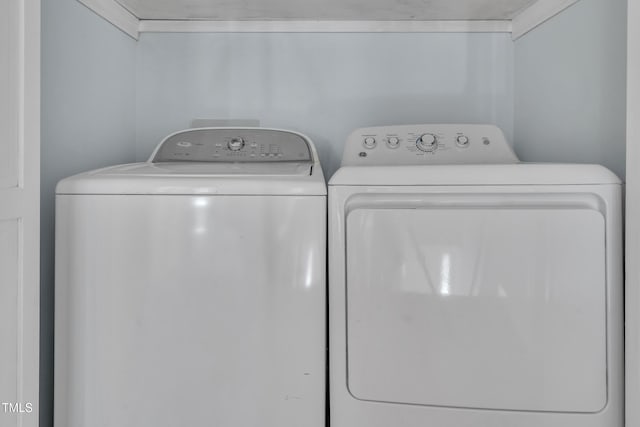 1200 Cambridge Rd NW, Wilson, NC 27896 - laundry room featuring washer and dryer