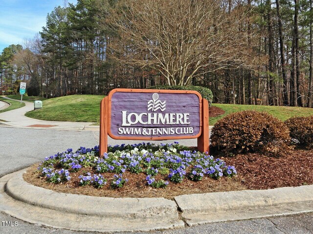 103 Glenstone Ln, Cary, NC 27518 - community / neighborhood sign featuring a yard