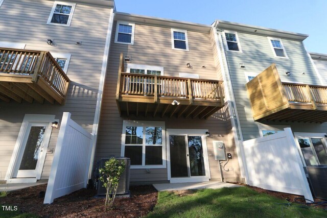 2721 Hunter Woods Dr # 565, Apex, NC 27502 - back of property featuring a balcony