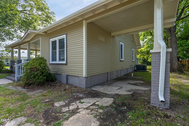 112 N Sellers St, Selma, NC 27576 - view of side of home featuring a cooling unit and crawl space