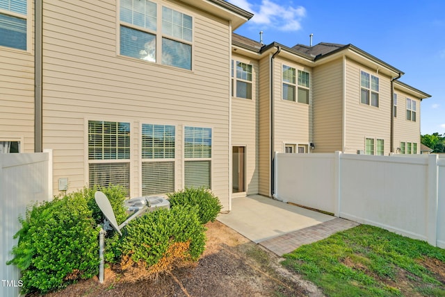 7817 Elmshire Way, Raleigh, NC 27616 - back of house with a patio