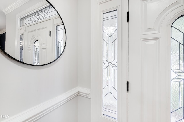 102 Glenmore Rd, Cary, NC 27519 - detailed view of crown molding