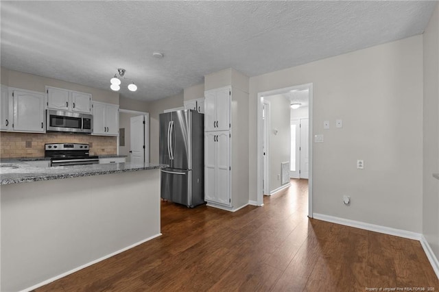 3471 Thorndike Dr, Fayetteville, NC 28311 - photo 6