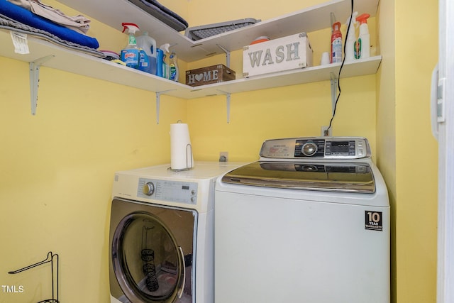 5700 Eagle Pass Cir, Fayetteville, NC 28304 - washroom featuring washing machine and dryer