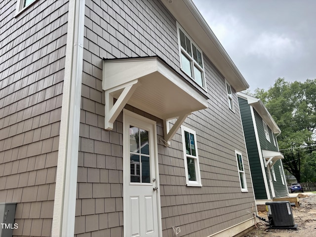 2658 Lawndale Ave, Durham, NC 27705 - view of side of home with a cooling unit
