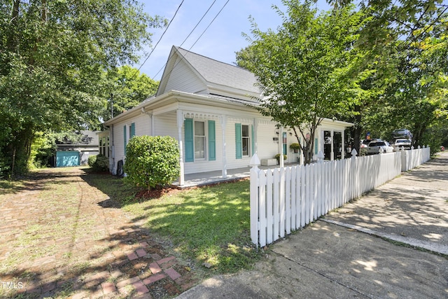 102 W Church St, Benson, NC 27504 - photo 2