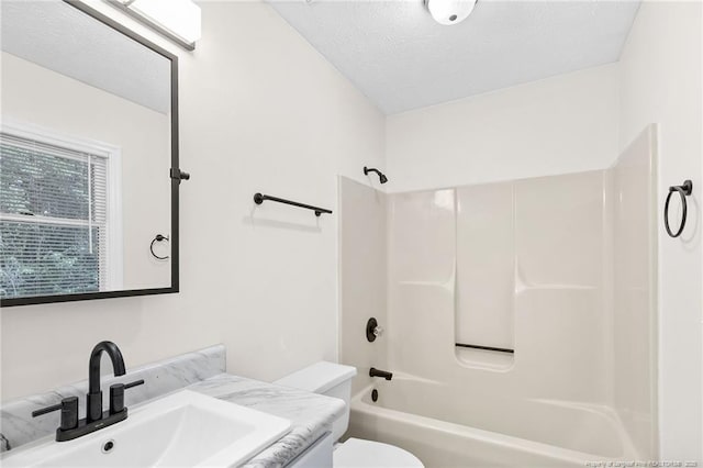 806 Eagle Landing Dr, Hope Mills, NC 28348 - bathroom featuring vanity, shower / tub combination, and a textured ceiling