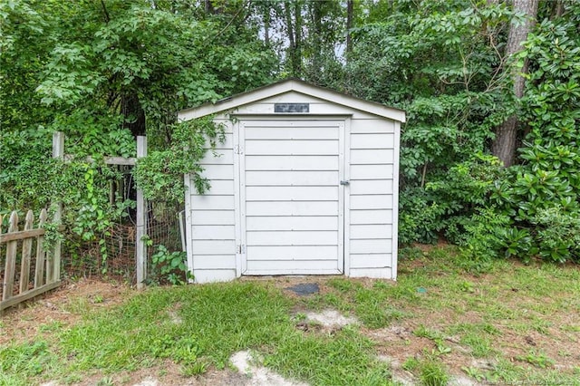 806 Eagle Landing Dr, Hope Mills, NC 28348 - view of shed