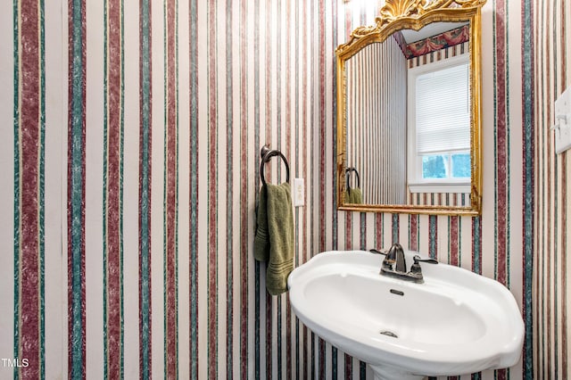 2464 Village Of Wakefield Dr, Zebulon, NC 27597 - bathroom with wallpapered walls