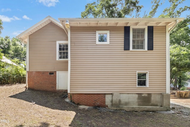 113 Herbert St, Durham, NC 27703 - view of side of property featuring crawl space