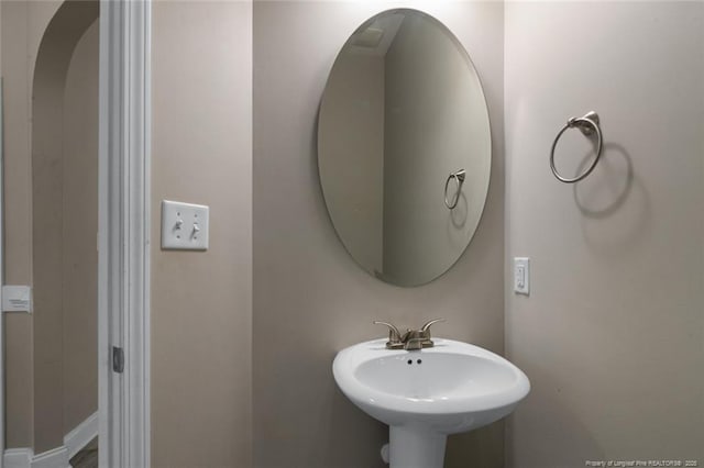 4041 Lifestyle Rd, Fayetteville, NC 28312 - bathroom featuring a sink