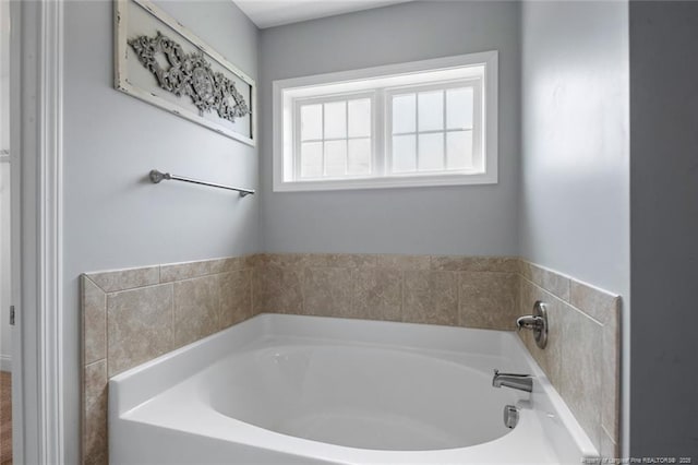 4041 Lifestyle Rd, Fayetteville, NC 28312 - bathroom with a bath