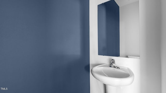 824 Old Tarboro Rd, Wendell, NC 27591 - bathroom featuring a sink