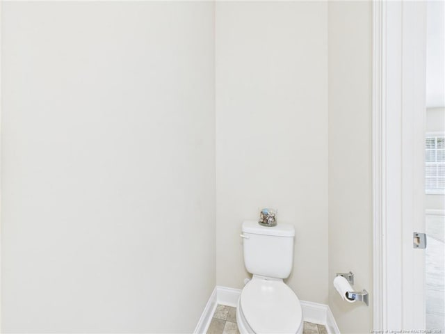 448 Pittfield Run, Cameron, NC 28326 - bathroom featuring baseboards and toilet