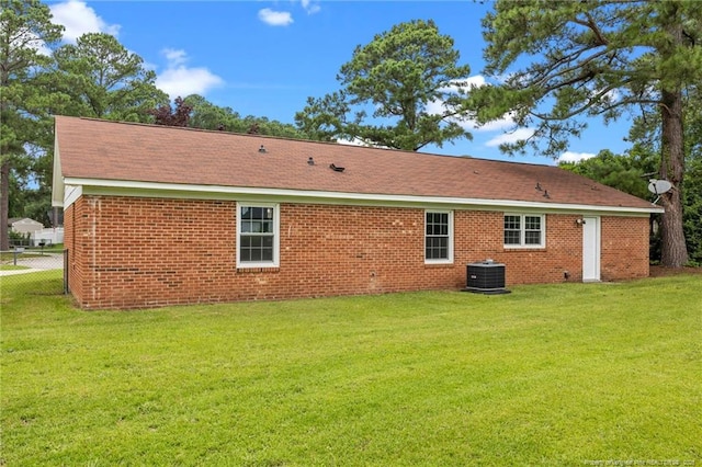 615 Wallingford Ct, Fayetteville, NC 28314 - back of property with brick siding