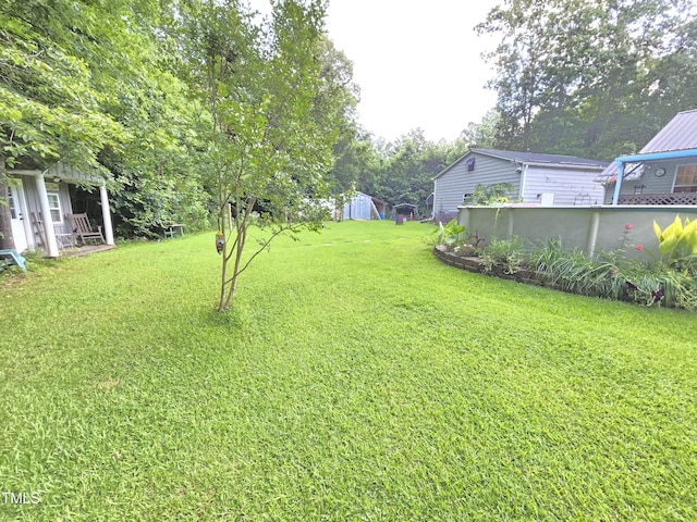 4411 Fairland Ct, Burlington, NC 27215 - view of green lawn