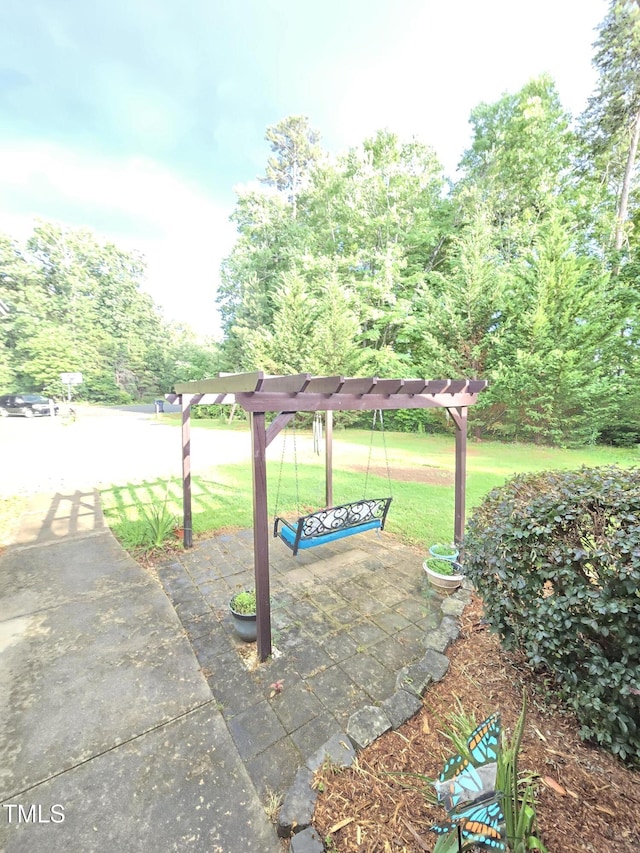 4411 Fairland Ct, Burlington, NC 27215 - view of patio