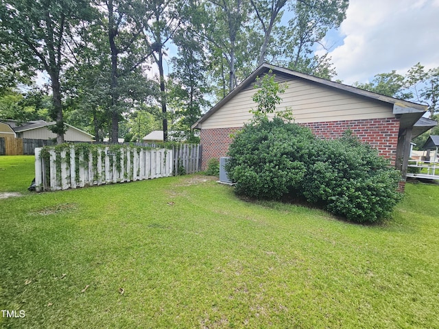 746 Glen Reilly Dr, Fayetteville, NC 28314 - view of yard