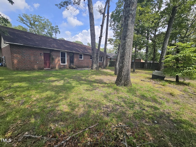 746 Glen Reilly Dr, Fayetteville, NC 28314 - view of yard