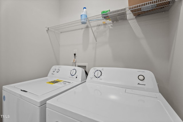 312 E Yukon St, Kenly, NC 27542 - washroom featuring washing machine and dryer