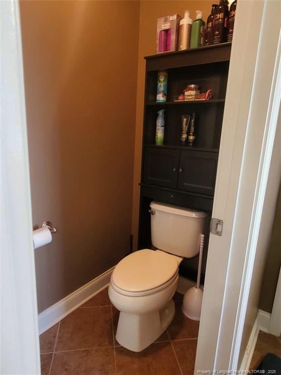 5724 Avera Ln, Holly Springs, NC 27540 - bathroom with tile patterned floors