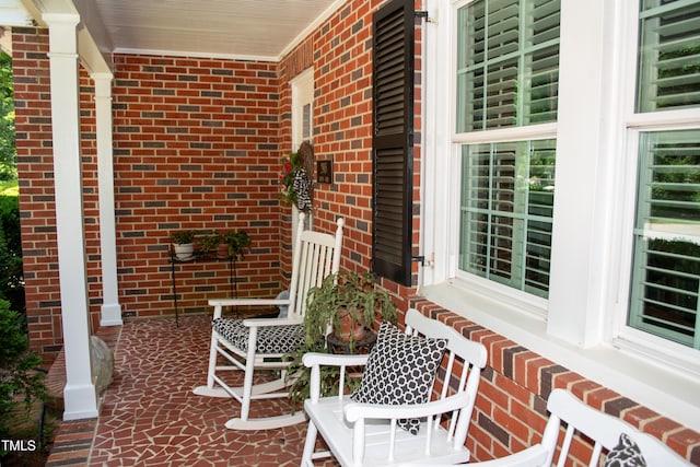2945 Oxford Rd, Henderson, NC 27536 - photo 4