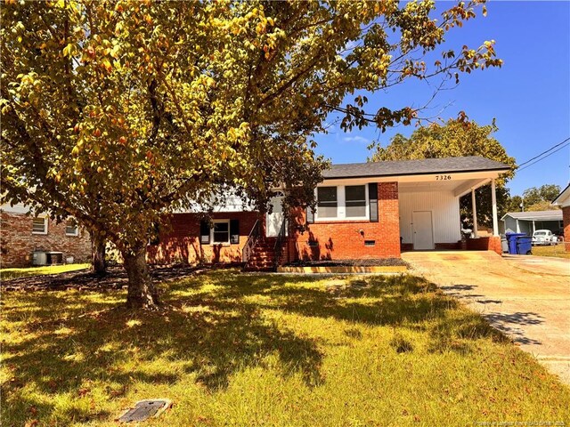 7326 Hyannis Dr, Fayetteville, NC 28304 - photo 3