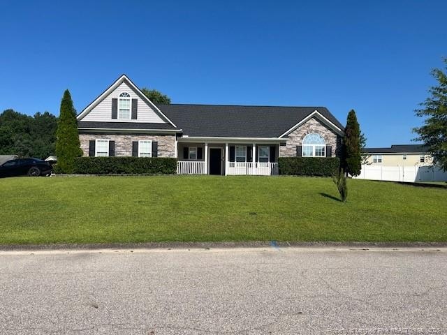 816 Fairfield Cir, Raeford, NC 28376 - photo 1