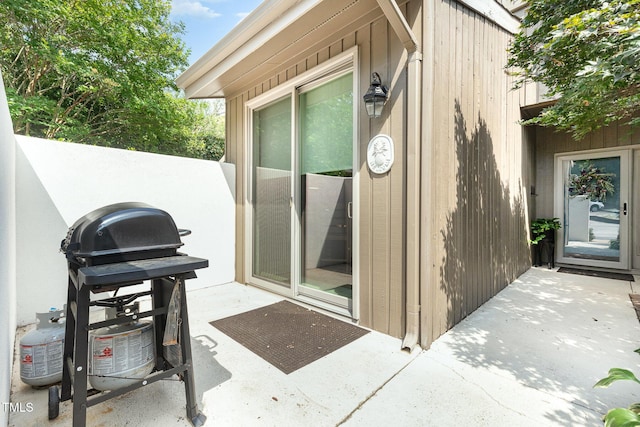 7 Weybridge Pl, Chapel Hill, NC 27517 - property entrance with a patio