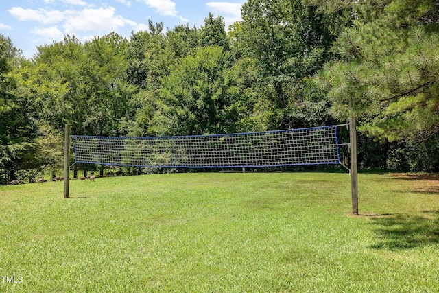 7 Weybridge Pl, Chapel Hill, NC 27517 - view of community with volleyball court and a lawn