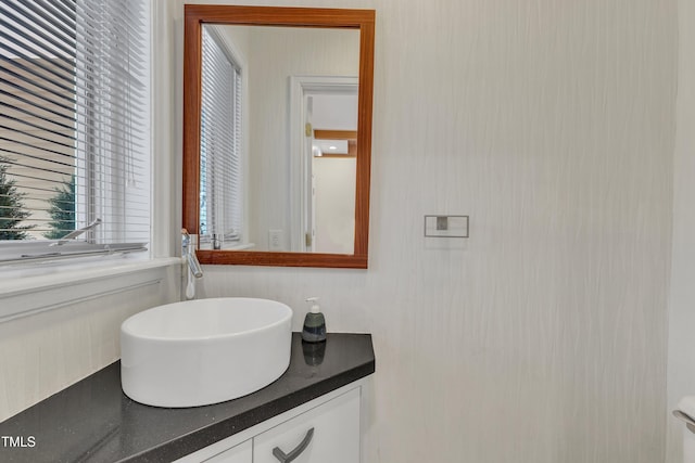 206 Spring Ln, Chapel Hill, NC 27514 - bathroom featuring vanity