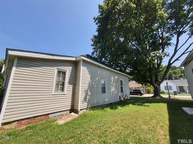 239 Gary St, Henderson, NC 27536 - photo 8