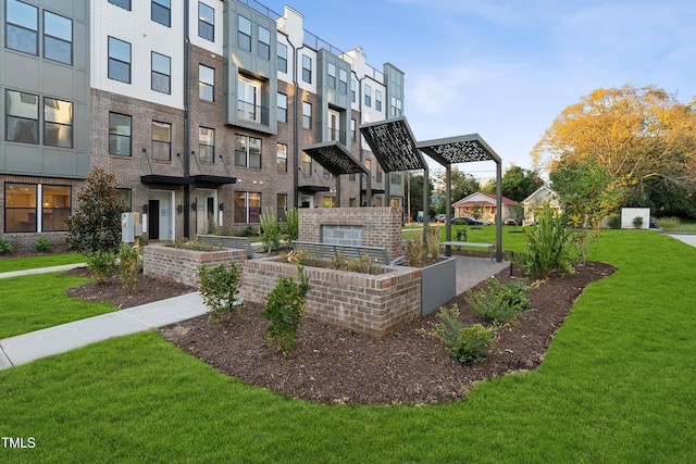 1236 S Person St Unit 101, Raleigh, NC 27601 - surrounding community with a yard