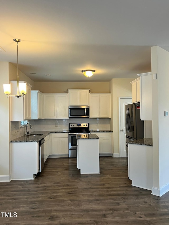 6504 Bunker Hill Dr, Raleigh, NC 27610 - photo 11