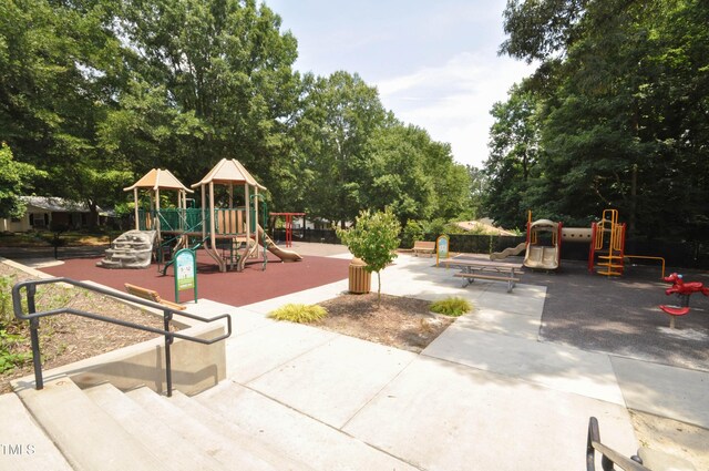 7108 Longstreet Dr Unit B, Raleigh, NC 27615 - photo 34