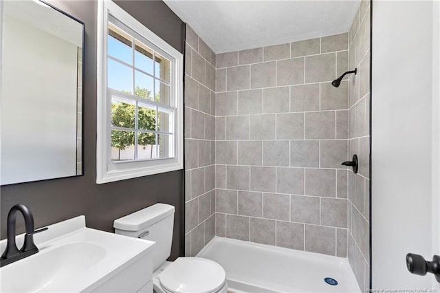 6123 Malvern Cir, Fayetteville, NC 28314 - bathroom with vanity and tiled shower