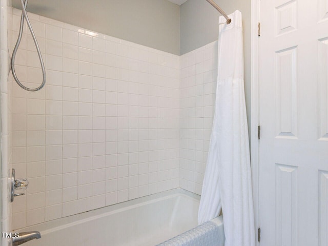 3525 Lytham Pl, Raleigh, NC 27604 - bathroom featuring shower / bath combo