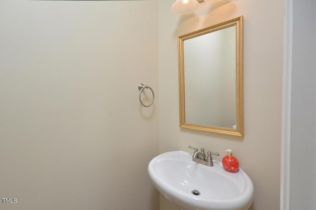 1079 Perdue Dr, Chapel Hill, NC 27517 - bathroom with a sink