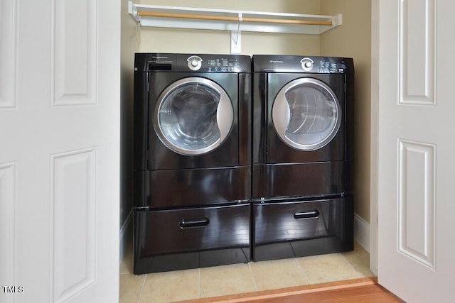 1079 Perdue Dr, Chapel Hill, NC 27517 - laundry area with washing machine and clothes dryer