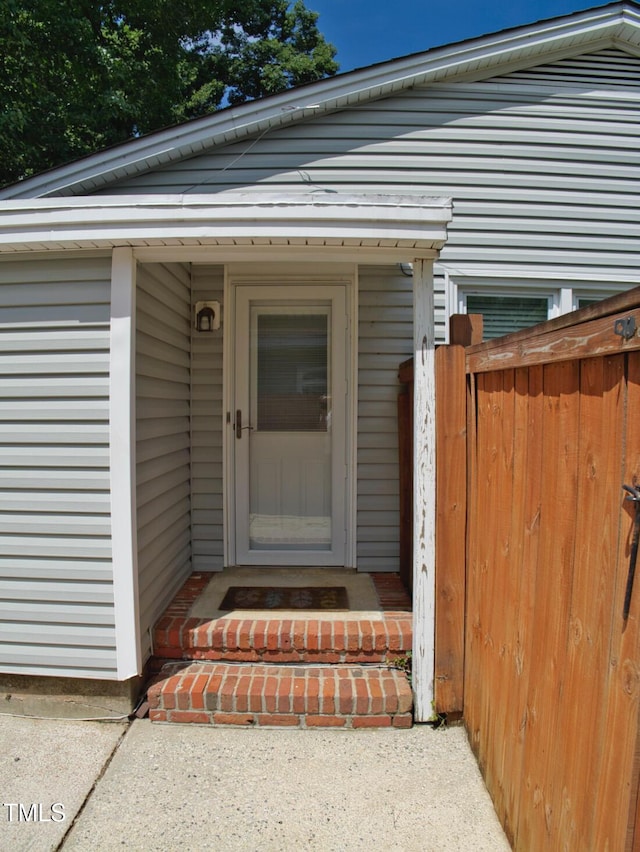 503 N Glen Dr, Raleigh, NC 27609 - entrance to property