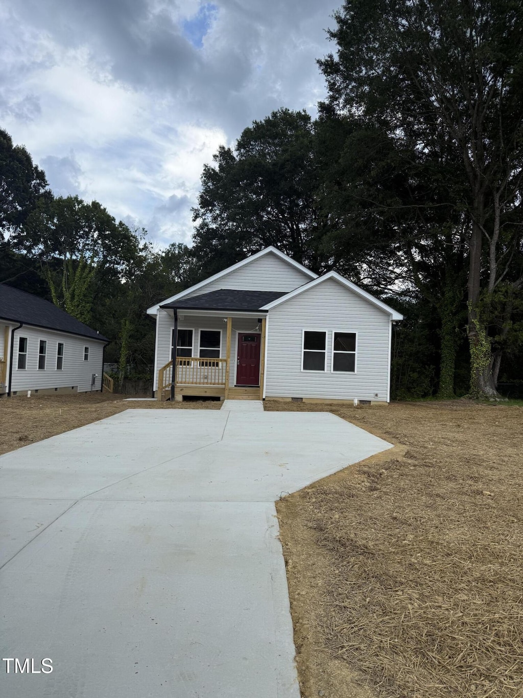 711 Ross St, Burlington, NC 27217 - photo 1